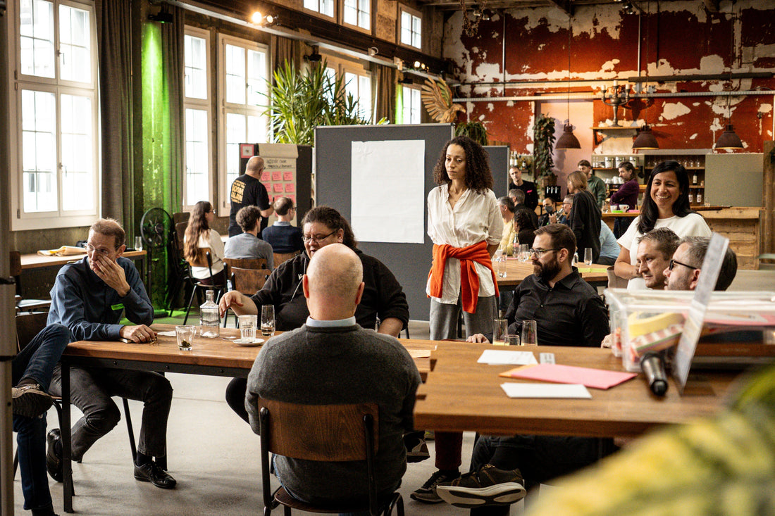 Networking ohne Visitenkarten-Schlacht: Warum wir den Laladay machen.